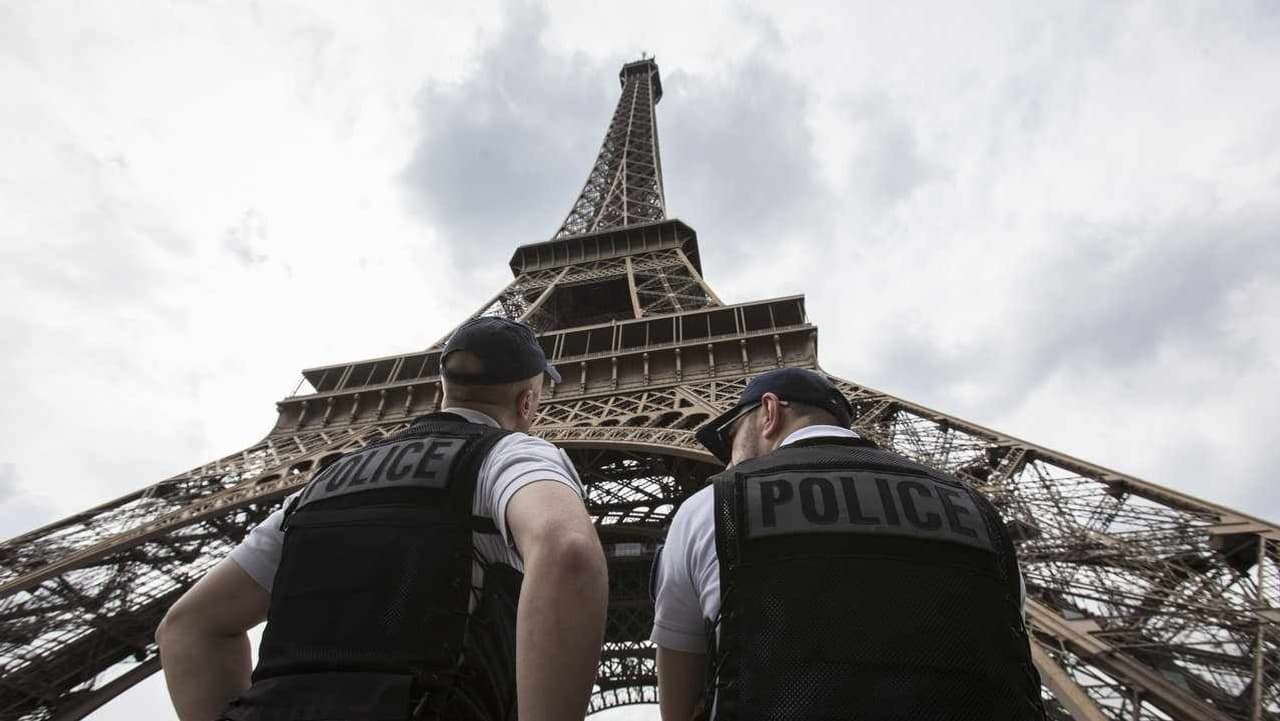 One dead, two injured after attack in central Paris