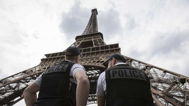 One dead, two injured after attack in central Paris