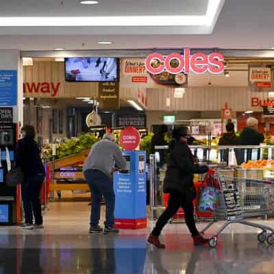 Coles and Woolies to front supermarket prices inquiry