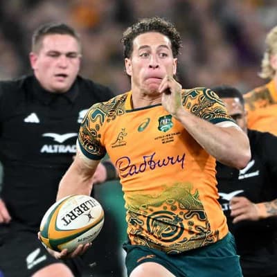 Wallaby Nawaqanitawase defects to NRL's Roosters