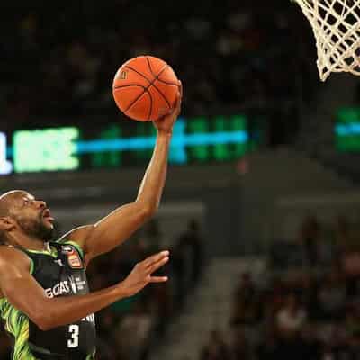 NBL's Phoenix cut Will Cummings, chase import forward