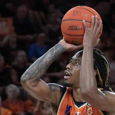 Taipans produce late rally to defeat 36ers in NBL