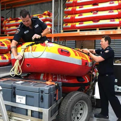 Cyclone warning as communities brace for Jasper