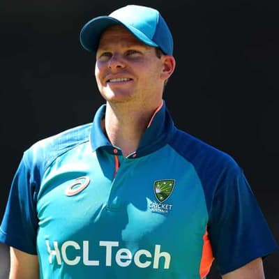 Smith has no plans to follow Warner into retirement