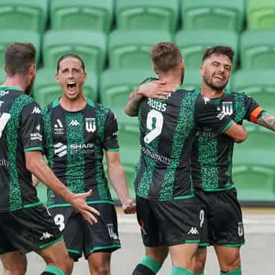 No red-card regret for Aloisi after United beat Roar