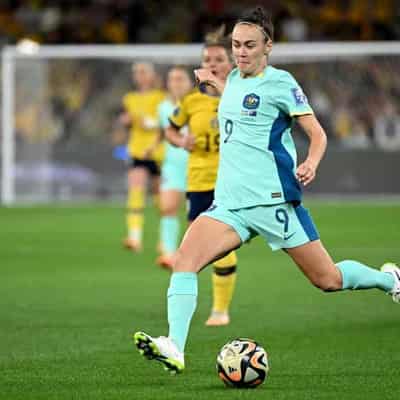 Foord hits post as Arsenal lose to Spurs in WSL derby