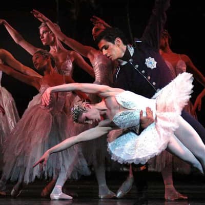 First woman to helm Qld ballet, replacing Li Cunxin