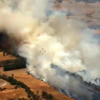 Two more homes lost as WA bushfire threat continues