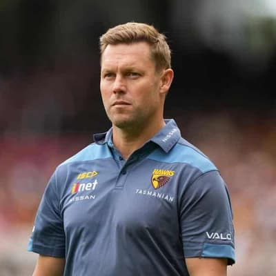 Hawks coach Sam Mitchell recovering from pneumonia