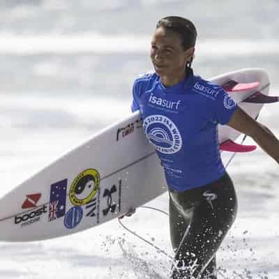 Fitzgibbons embracing another crack at world surf tour