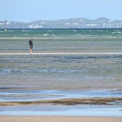 Body of kayaker found off Mornington Peninsula beach