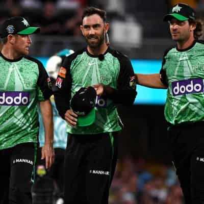 Maxwell helps Stars rain supreme against Hurricanes