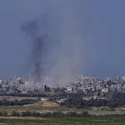 Israeli jets drub Gaza, Netanyahu indicates longer war