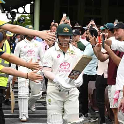 Stage set for Warner after day-one cameo at SCG