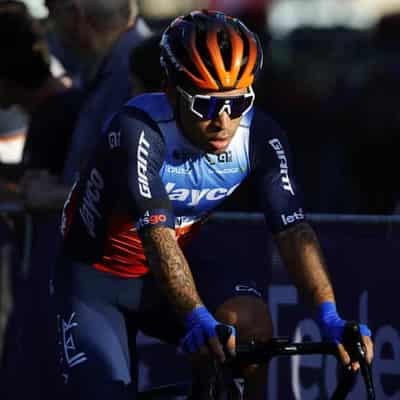 Ewan fires as team sweeps cycling criterium titles