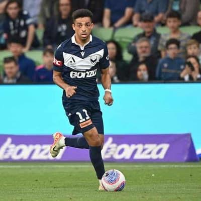 Victory overcome illness and stubborn Glory to post win