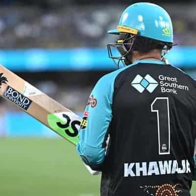 Khawaja displays peace dove on shoes, bat in BBL cameo