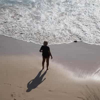 Sweaty days to linger after record Sydney humidity