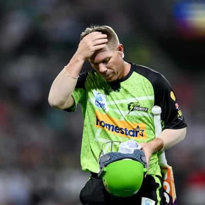 Warner takes flight but Smith's Sixers beat Thunder