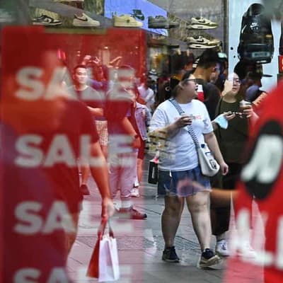 Jetsetters and shoppers spend big as confidence returns