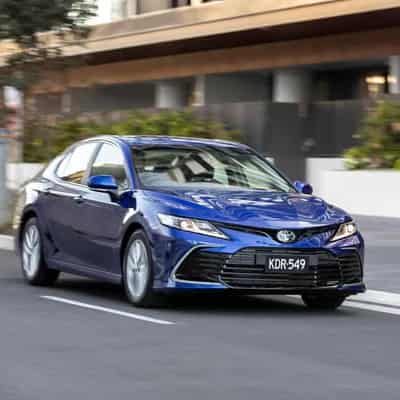 Hybrid hype drives Camry out of showrooms