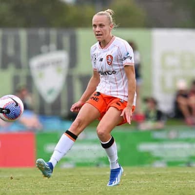 Yallop stars in Roar ALW win, Adelaide sink Glory