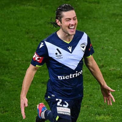 Rojas returns to ALM with Roar, Nix sign Costa Rican