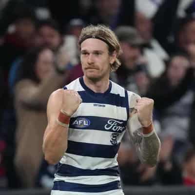 Geelong ponder shifting ace defender Stewart to middle