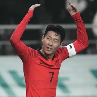 Superstar Son stands between Roos and Asian Cup semis