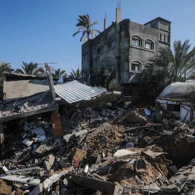 Israel keeps pressure on last two refugee cities