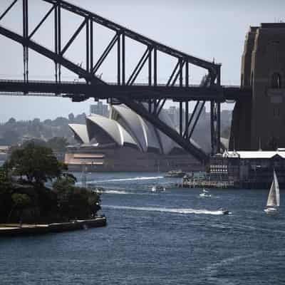 Adelaide, Sydney nudge 40C as southeast sweats