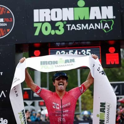Thompson, Sodaro win wet Hobart triathlon