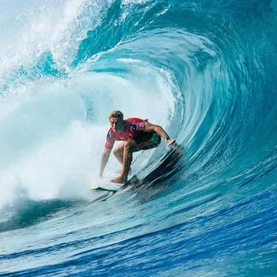 Ewing ousts Slater on way to Pipe Pro quarter-finals