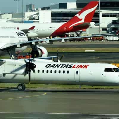 More Qantas flight pain as pilots fight for pay rise