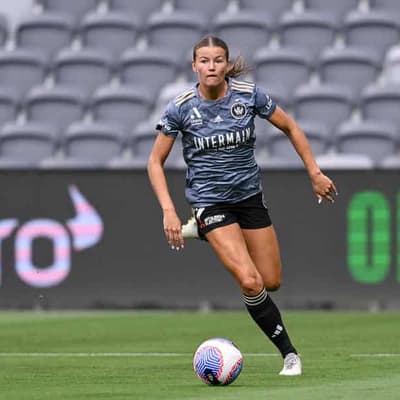 Wanderers win to climb into ALW top four