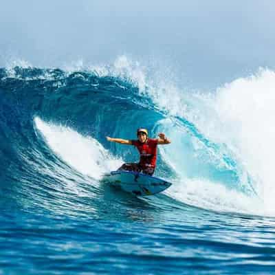 Picklum soars as big names fall at Banzai Pipeline