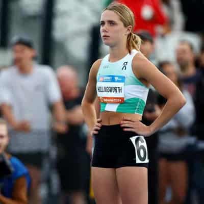 Hollingsworth takes down loaded field in women's 800m