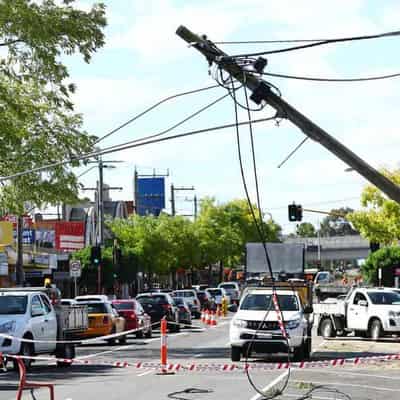 Sixteen homes 'uninhabitable' as outage compo capped