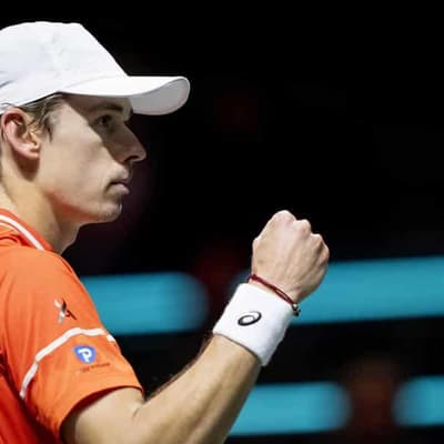 De Minaur avenges Rublev defeat to make Rotterdam semis