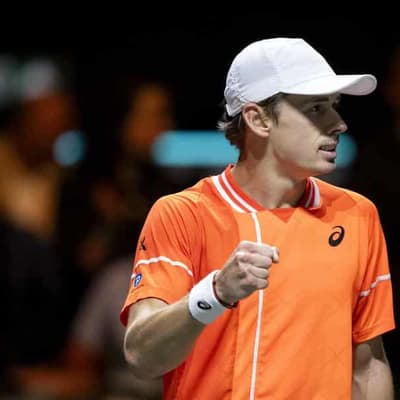 De Minaur earns crack at Sinner in Rotterdam final