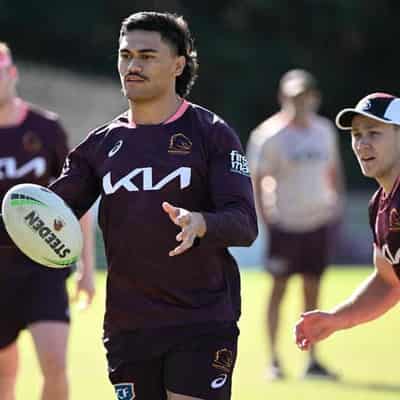 Knee strain leaves Bronco Piakura in Vegas doubt