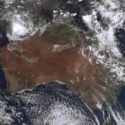 Lincoln to strengthen into a cyclone within 12 hours