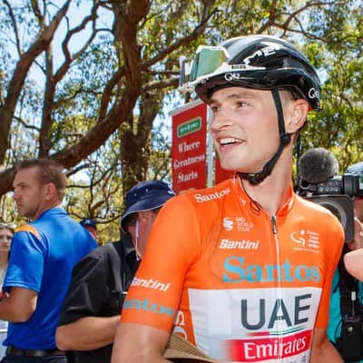 Vine enjoys calm before final-day storm at UAE Tour