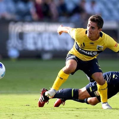 Nisbet lifts Mariners to top of A-League Men