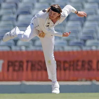 Lightning strikes as WA skittle Queensland in Perth