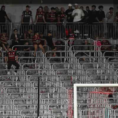 Roar's Den and Wanderers' RBB walk out in ALM