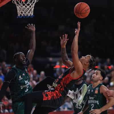 Hawks make NBL Play-offs with dramatic win over NZ