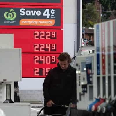 Most Aussies feel fuel cost pressures, want better cars