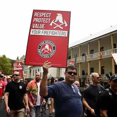 Sirens wail at parliament as firies fight for new deal