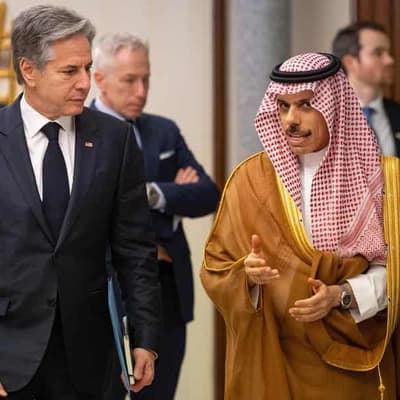 Fighting at hospital rages, with Blinken in Gaza talks